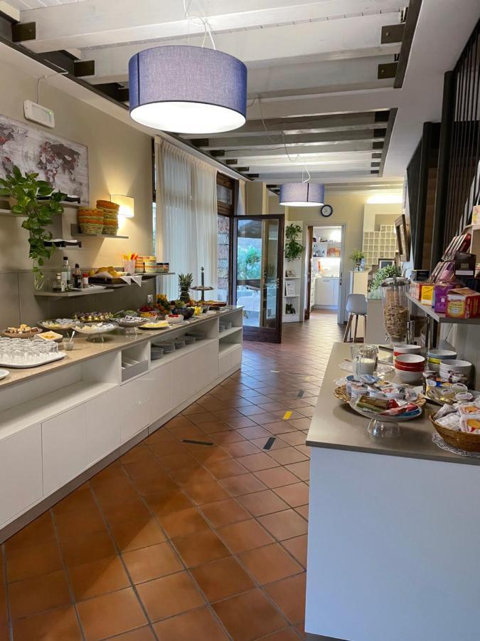 Garni Onda Hotel Тори дел Бенако Екстериор снимка