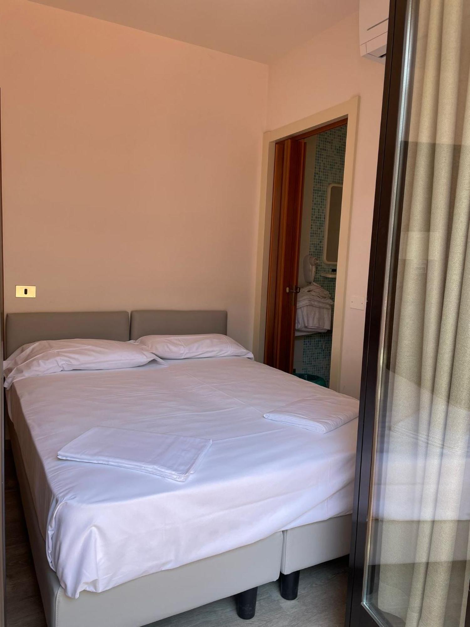 Garni Onda Hotel Тори дел Бенако Стая снимка