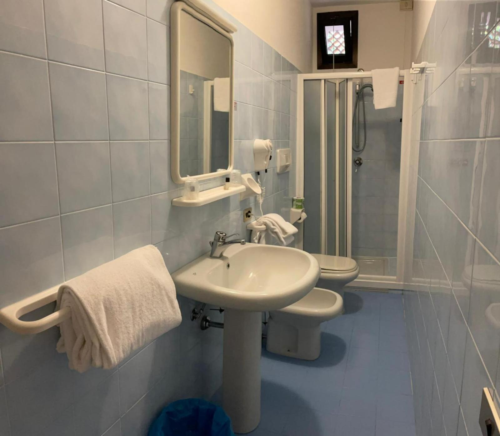 Garni Onda Hotel Тори дел Бенако Стая снимка