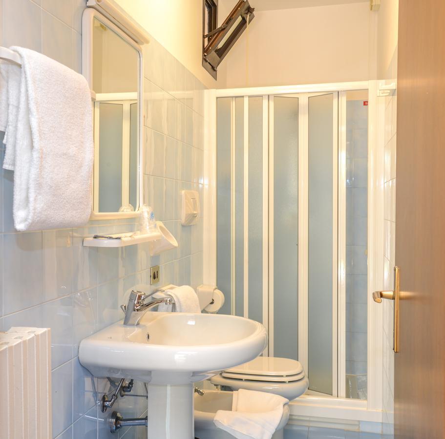 Garni Onda Hotel Тори дел Бенако Екстериор снимка