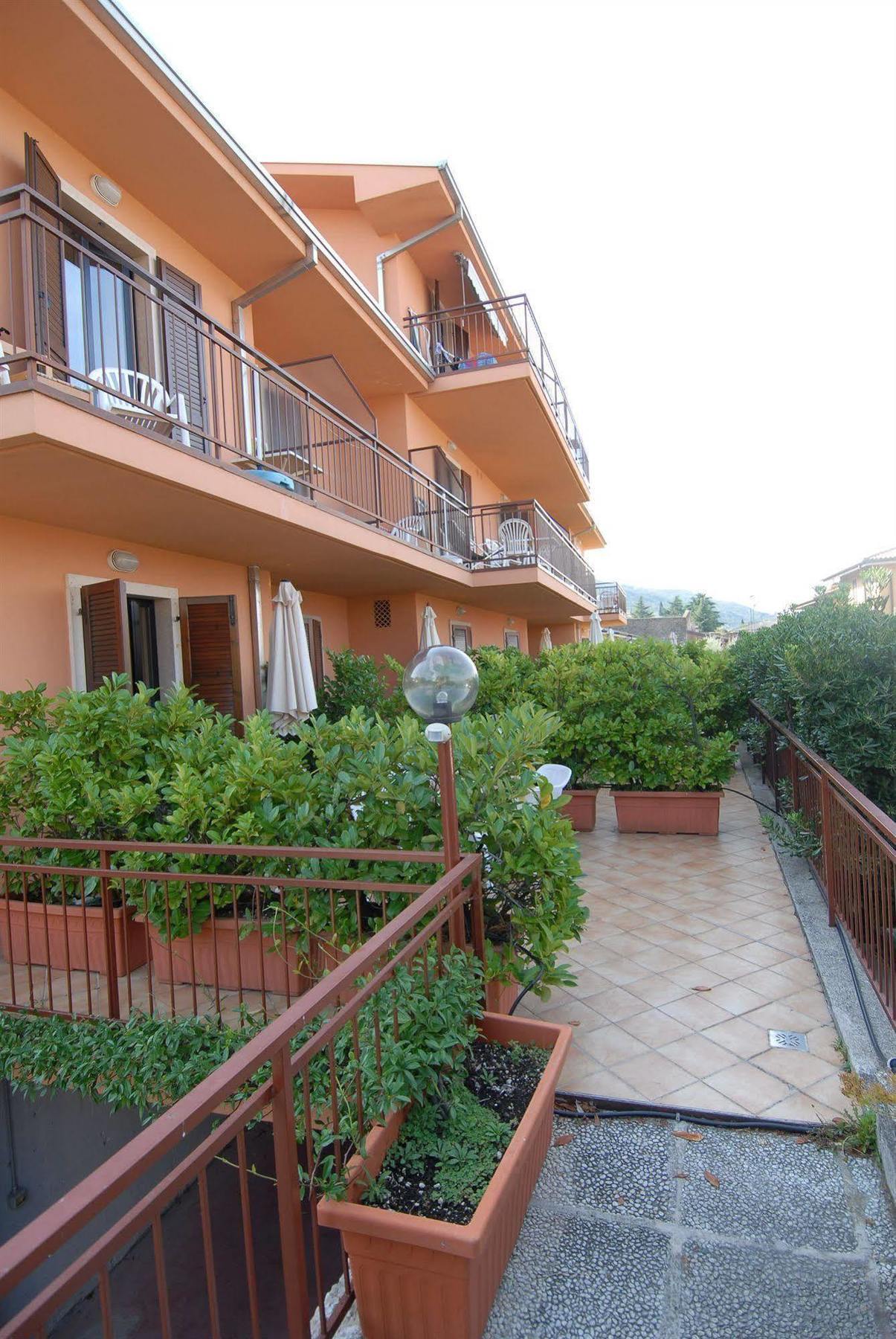 Garni Onda Hotel Тори дел Бенако Екстериор снимка