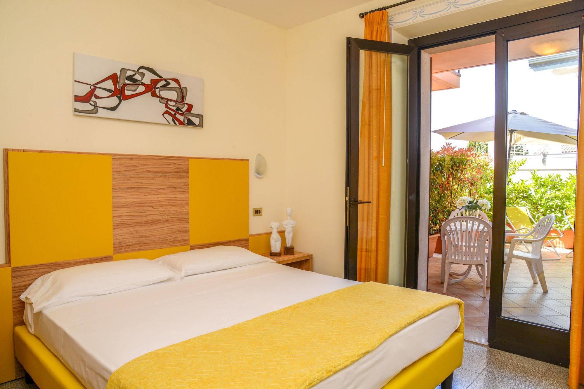 Garni Onda Hotel Тори дел Бенако Екстериор снимка