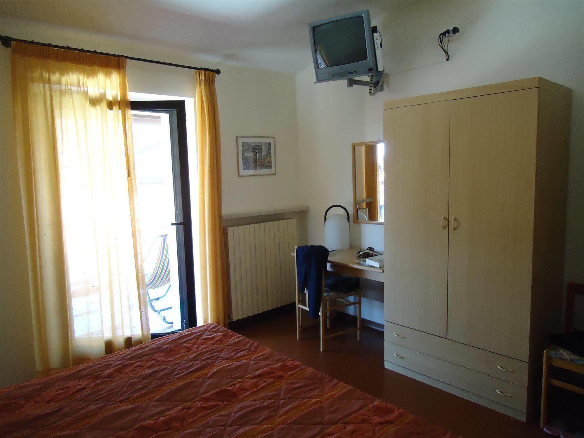 Garni Onda Hotel Тори дел Бенако Екстериор снимка
