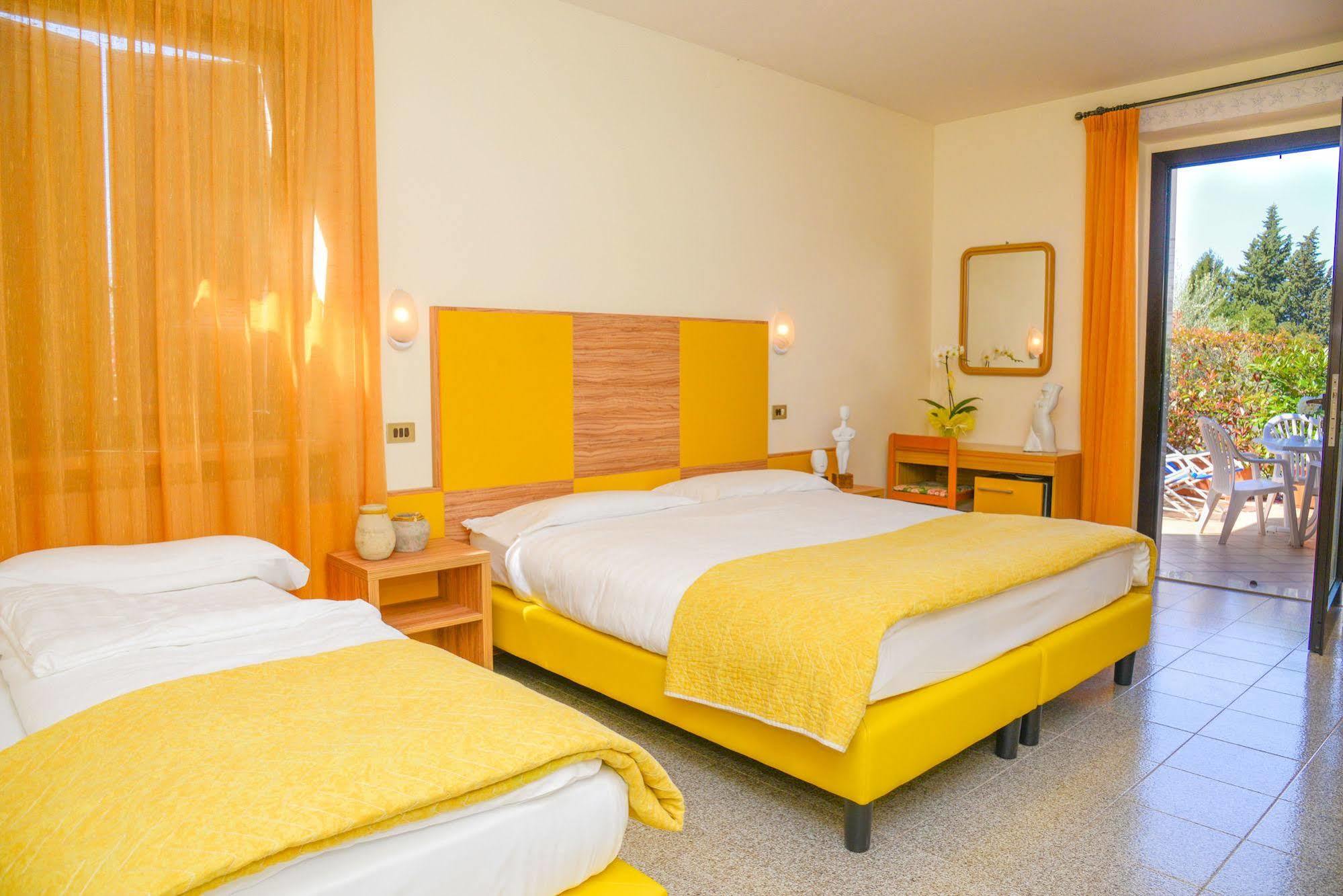 Garni Onda Hotel Тори дел Бенако Екстериор снимка