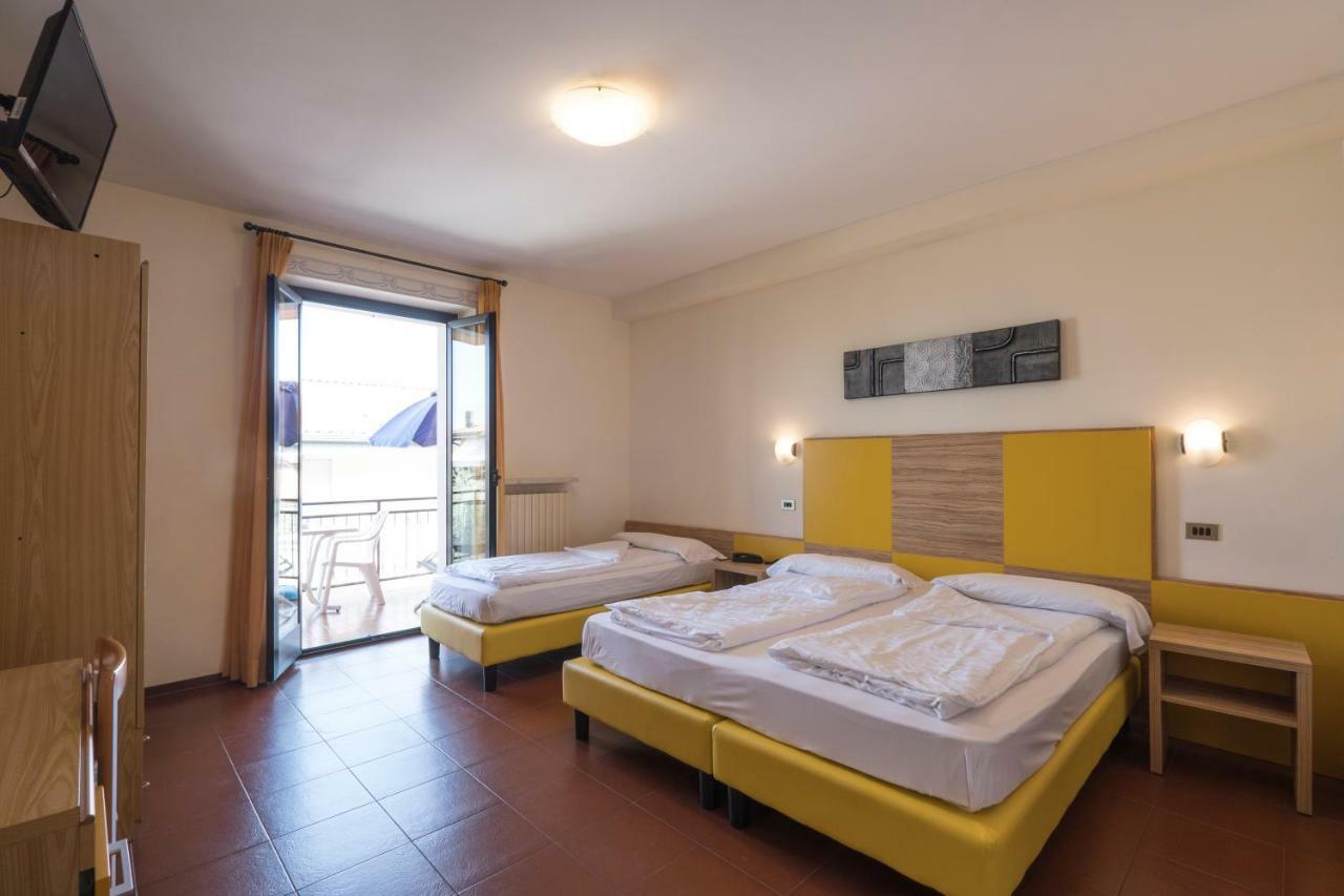 Garni Onda Hotel Тори дел Бенако Екстериор снимка